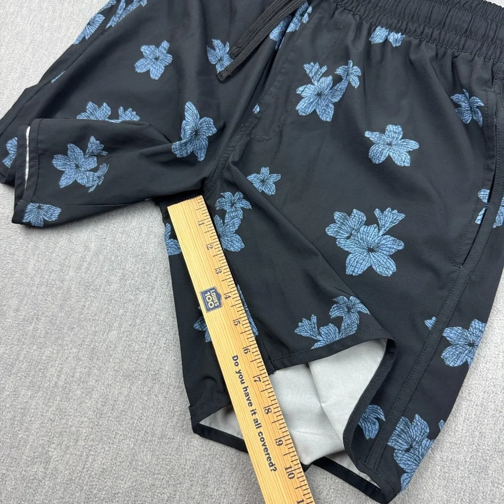 Travis Mathew Shorts Mens Medium Black Blue Floral Boardshort‎ Swim Trunks Surf